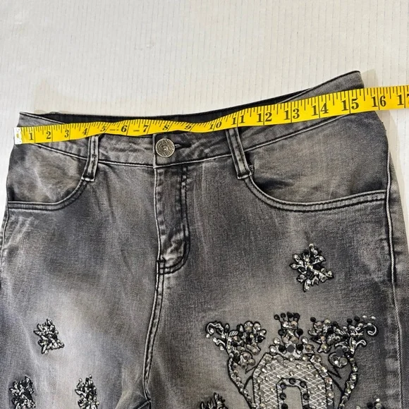 Women’s High Rise Jeans Size Large Gray With Embroidery Work - Picture 7 of 9